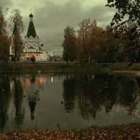 "Осенний вечер в скромном городке..." :: Марина 