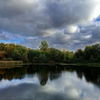 Тучи над прудом :: Андрей Лукьянов