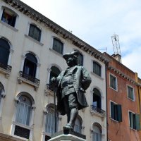 Памятник Гольдони :: Ольга 