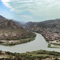 Там, где сливаяся, шумят, Обнявшись, будто две сестры, Струи Арагвы и Куры, :: Sergey Grim