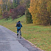 Октябрь...В школу на велосипеде! :: Владимир 