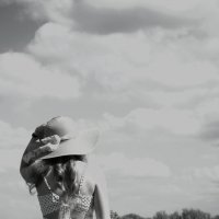 Девушка в шляпе :: Надежда