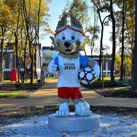 Чебоксары. Скульптура "Волк Забивака". :: Пётр Чернега Чебоксары. Скульптура "Волк Забивака". :: Пётр Чернега