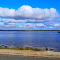 Чебоксары. У входа в Чебоксарский залив осенью. :: Пётр Чернега Чебоксары. У входа в Чебоксарский залив осенью. :: Пётр Чернега