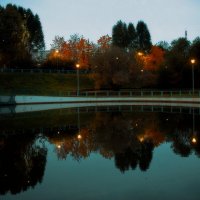 Парк зажигает огни. :: Татьяна Помогалова