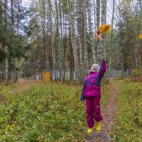 Алёна и осень :: Сергей Цветков Алёна и осень :: Сергей Цветков