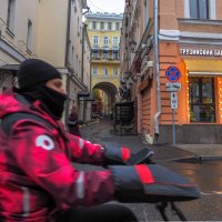 Городская Зарисовка :: юрий поляков