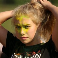 Портрет коллеги с битвы подушками и фестиваль красок. :: Владимир59 