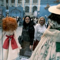 Люди и куклы :: Сергей Золотавин