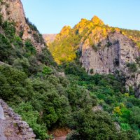 Монах идёт из горного монастыря в деревню :: Георгий А