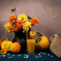 Осенний натюрморт :: Людмила Павловна Крышковец