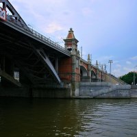 Москва. Вечерняя прогулка по реке :: Владимир Мигонькин