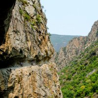 Тропинка срезана в скале :: Георгий А Тропинка срезана в скале :: Георгий А