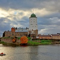 Башня св. Олафа в красивый октябрьский день. :: Лия ☼ Башня св. Олафа в красивый октябрьский день. :: Лия ☼