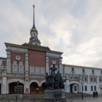 Памятник создателям Российских железных дорог у Казанского вокзала :: Валерий Иванович