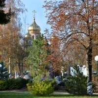 Ходит Осень в нашем парке,   ходит по дорожкам... :: Надежда Куркина 