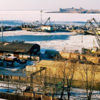 Питерский Морской порт. :: Александр Лад
