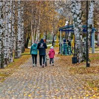 Семейные прогулки... :: Aquarius - Сергей