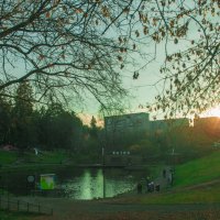 ОСЕНЬ мой город - Пруд Другунова :: Владимир Максимов