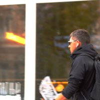 Даже не смотрит... :: Юрий Гайворонскiий Даже не смотрит... :: Юрий Гайворонскiий