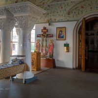 У входа в зал церкви Серафима Саровского :: Александр Синдерёв