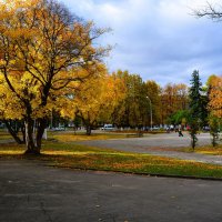 Чебоксары. Сквер им. Ивана Яковлева осенью. :: Пётр Чернега