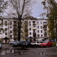 Старый дом на площади Святого Николая в Дзержинском. :: Татьяна Помогалова