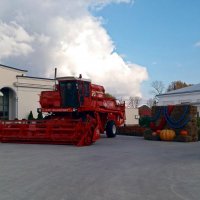 Комбайн пришел с полей :: Galina Solovova Комбайн пришел с полей :: Galina Solovova