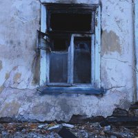 запах гари сырости и гнилых досок :: Артём 