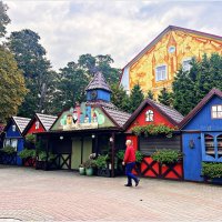 Сувенирные лавочки. :: Валерия Комова