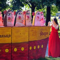 красное платье :: Олег Лукьянов