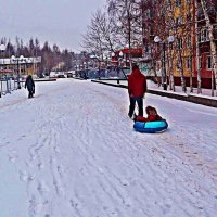 Ноябрь..По бульвару с дочкой на ватрушке! :: Владимир 