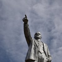 С "Днем Октябрьской революции!" :: Александр