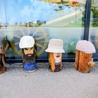 У магазина сувениров :: Veera V