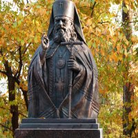 Памятник святителю  Луки Крымскому :: Валентин Семчишин