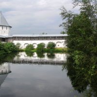 Монастырский пруд и Мельничная башня Спасо-Прилуцкого монастыря :: Александр Ильчевский Монастырский пруд и Мельничная башня Спасо-Прилуцкого монастыря :: Александр Ильчевский