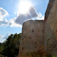 Изборская крепость - главный форпост Средневековой Руси :: Виктор Осипчук Изборская крепость - главный форпост Средневековой Руси :: Виктор Осипчук