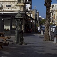 Хайфа «Кикар-Париз» (Парижская площадь») 2025год ,находится в Нижнем городе . возле в входа в метро :: ujgcvbif 