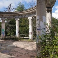 Заброшенный ресторан на г.Ахун :: Наталия Григорьева