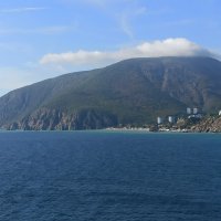 Влюбленный медведь. Крым. :: Галина Влюбленный медведь. Крым. :: Галина