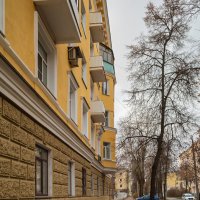 На улице :: Александр Синдерёв