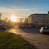 Ноябрьское солнце в городе :: Александр Синдерёв
