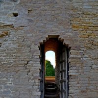 Изборская крепость - главный форпост Средневековой Руси :: Виктор Осипчук Изборская крепость - главный форпост Средневековой Руси :: Виктор Осипчук