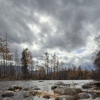 Река под тяжелым небом :: Дмитрий Сычевский Река под тяжелым небом :: Дмитрий Сычевский