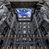 Атланты дома Веге :: Евгений 