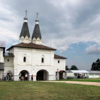 Церкви Богоявления Господня и преподобного Ферапонта над Святыми воротами :: Александр Ильчевский 