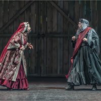 Актрисы Наталья Парашкина в роли Ханумы и з. а. России Валентина Виноградова в роли Сары. :: Александр Максимов Актрисы Наталья Парашкина в роли Ханумы и з. а. России Валентина Виноградова в роли Сары. :: Александр Максимов