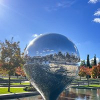 Краснодар. Парк Галицкого. Арт-объект "Перевернутая капля" :: Galina 