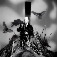 оммаж ,,Кинорежиссёр Хичкок и благодарный зритель, наблюдающий акт творческого самосожжения" с :: Владимир Безгрешнов