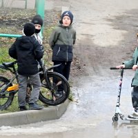 Мужские дискуссии о продолжении велосезона..:-) :: Андрей Заломленков